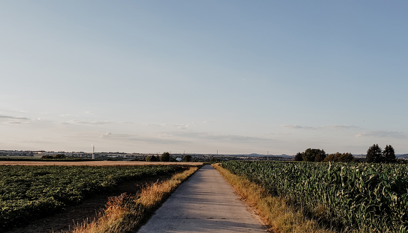 Weg mit Ausblick